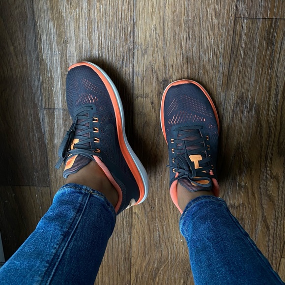 Nike Sneakers - Picture 2 of 6